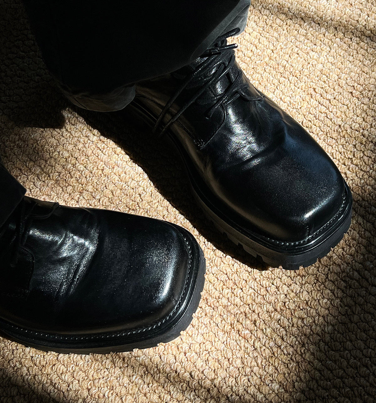 Washed Cowhide Square Toe Derby Shoes