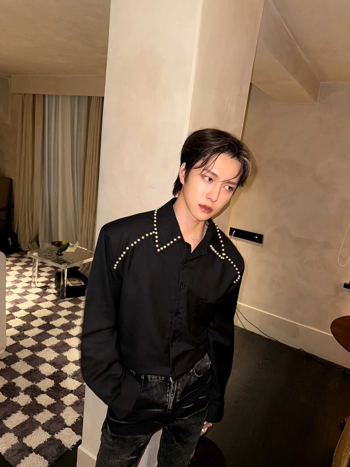 İnci Aksanlı Yastıklı Omuzlu Uzun Kollu Gömlek 