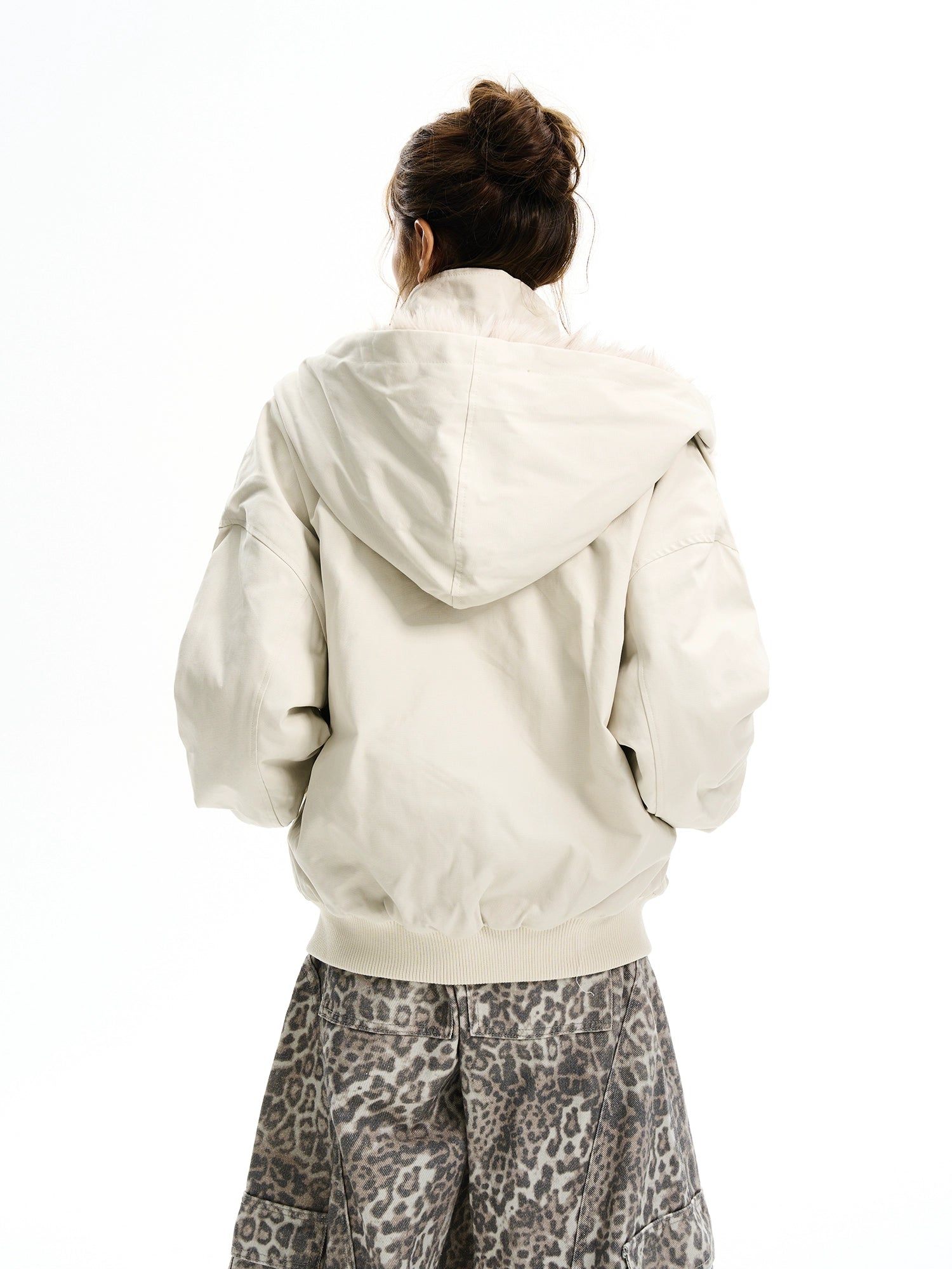 O1CN01KzWp5k22JOlkEFxqm