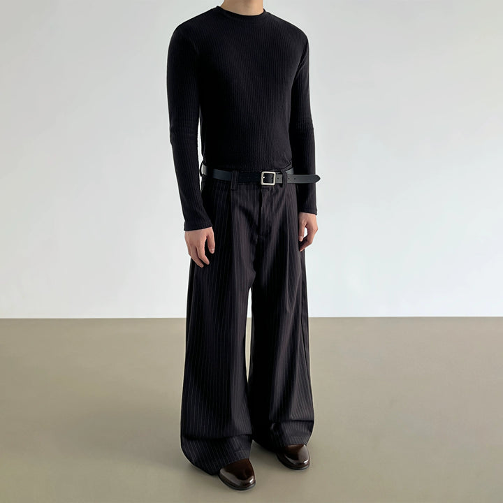 Calças de terno largas com pregas e risca de giz 