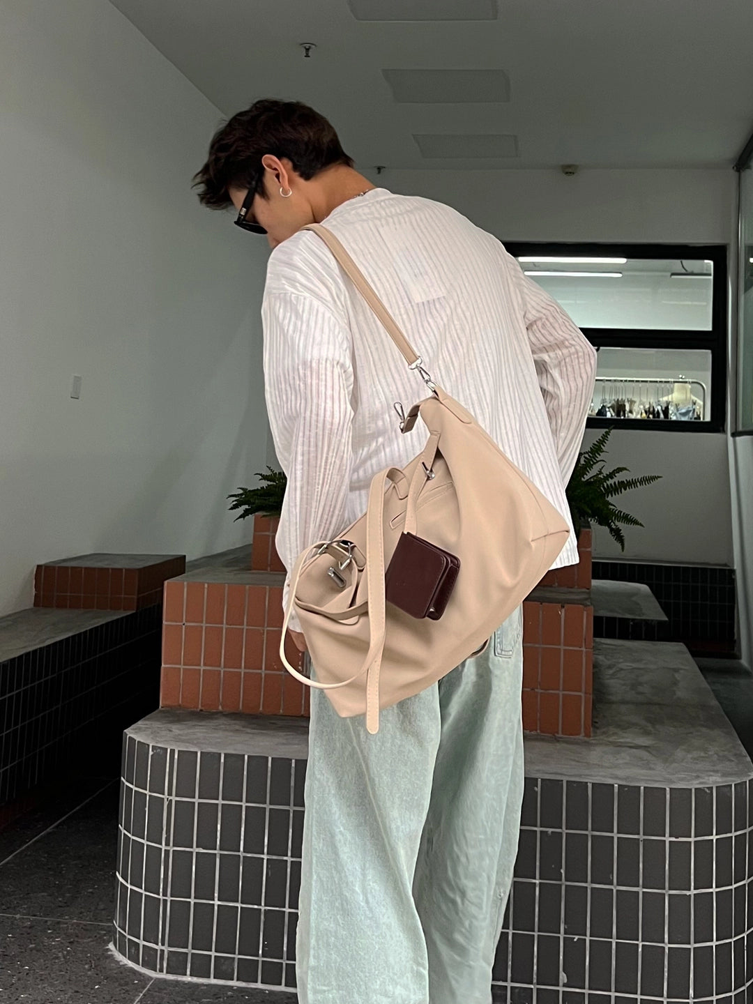 Büyük Kapasiteli Çapraz Askılı Tote Omuz Çantası 