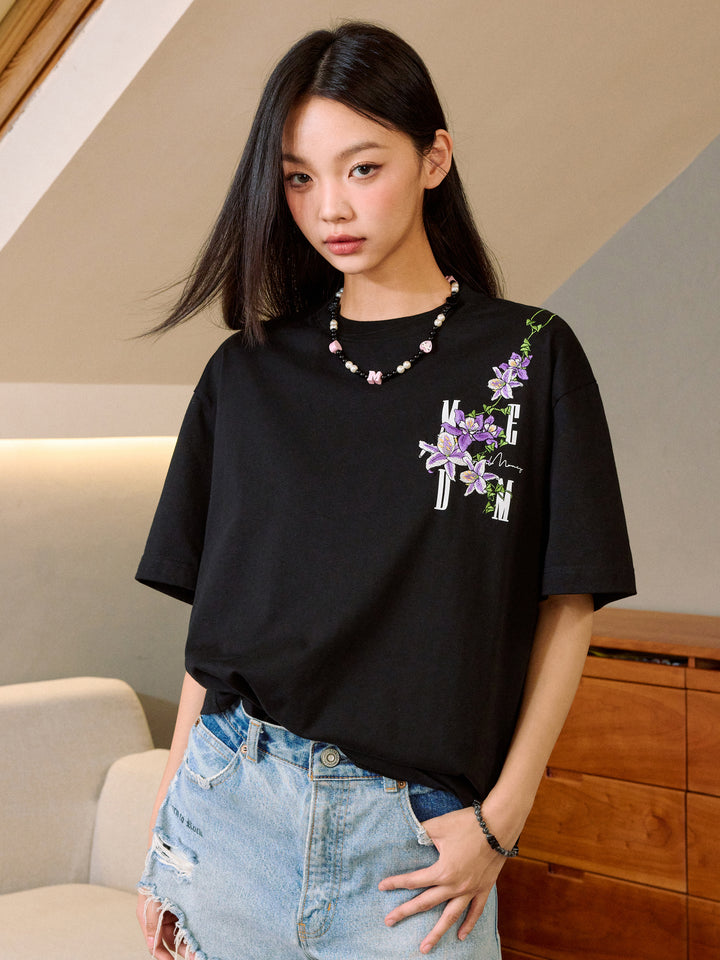 つる草の花刺繍入りショートスリーブTシャツ 
