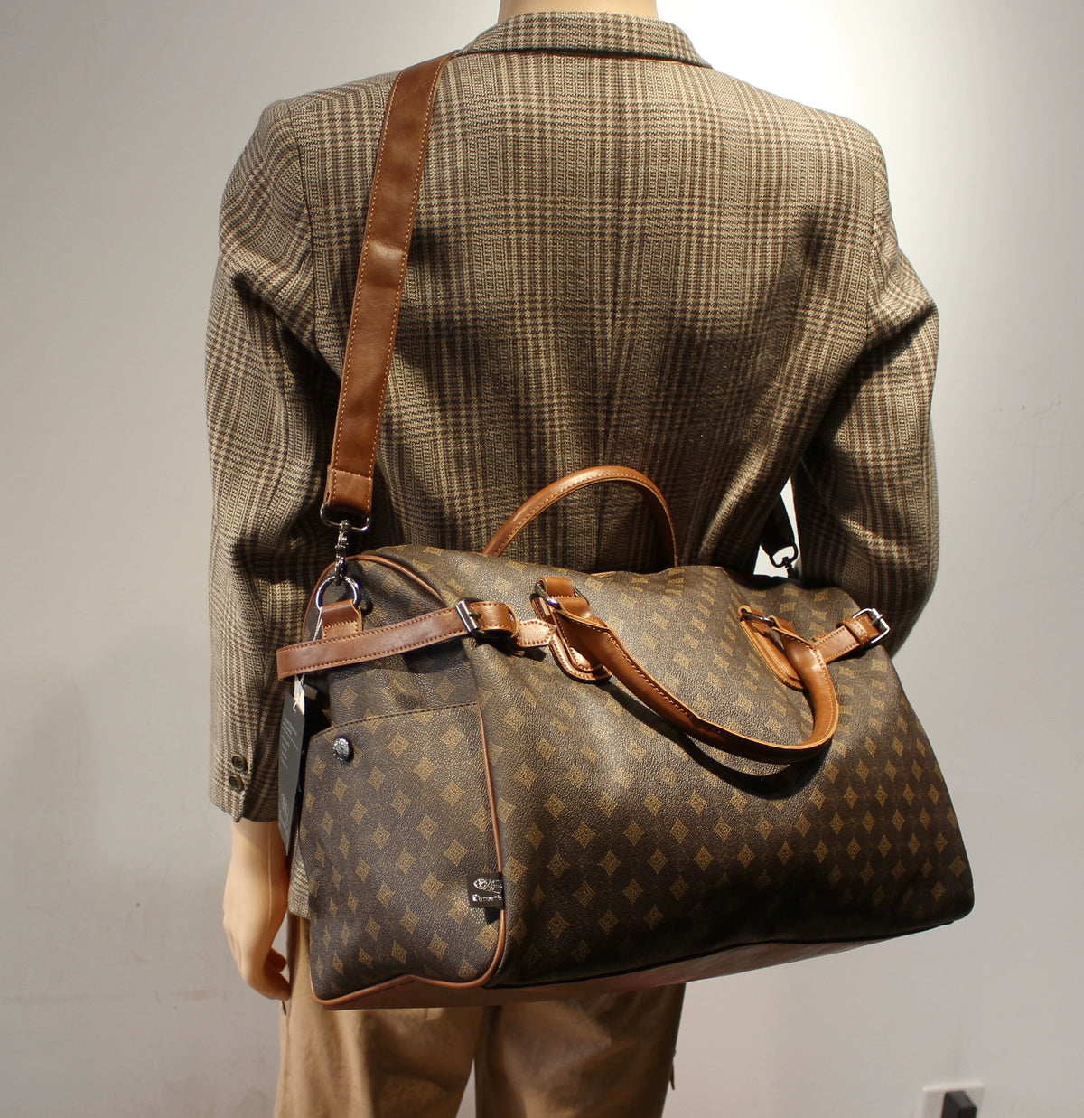 O1CN01NcJl6M1Rpn0ObEMyG