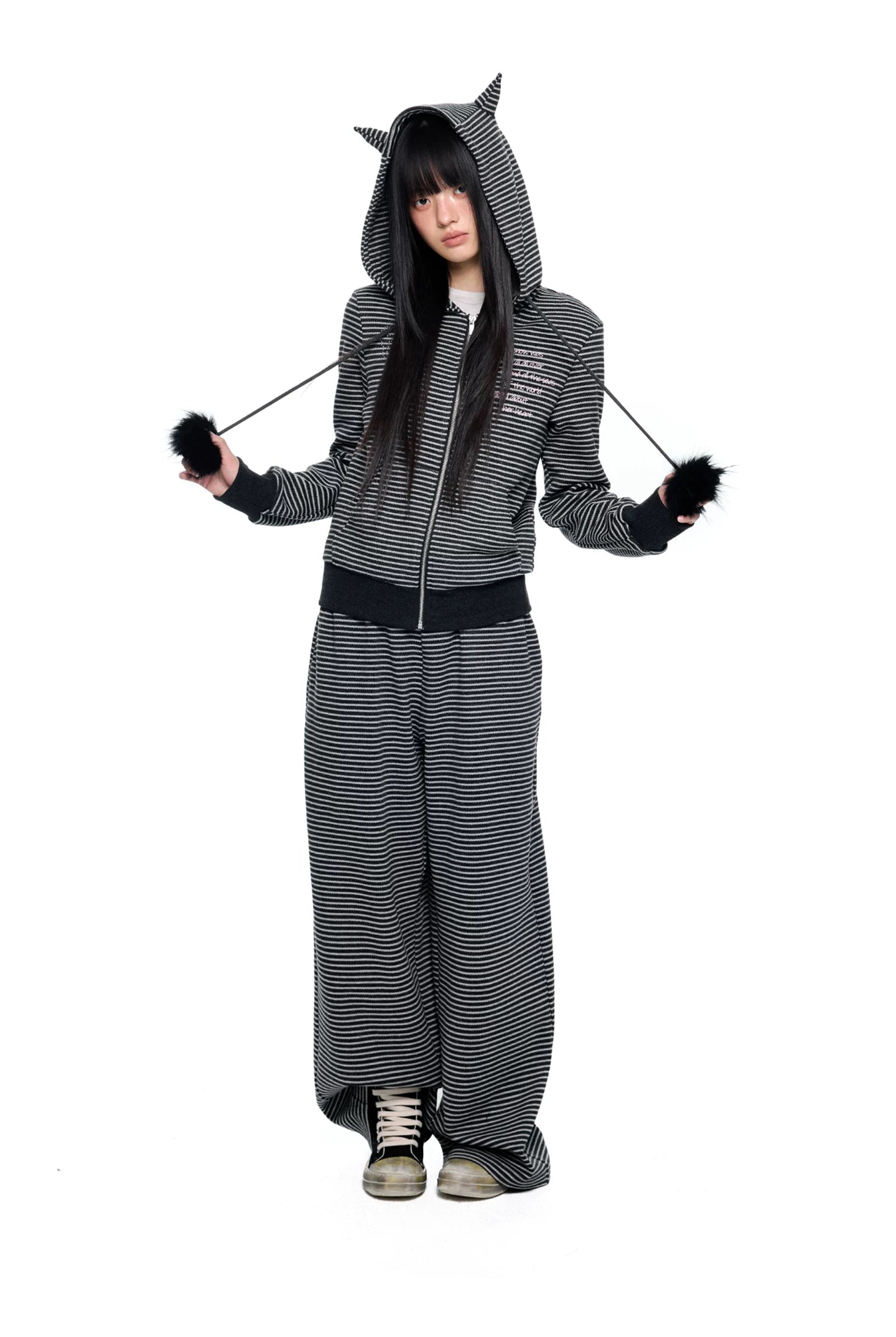 O1CN01S1leIT1qokVsruGgY