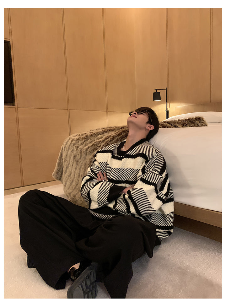 Lockerer gestreifter Pullover 