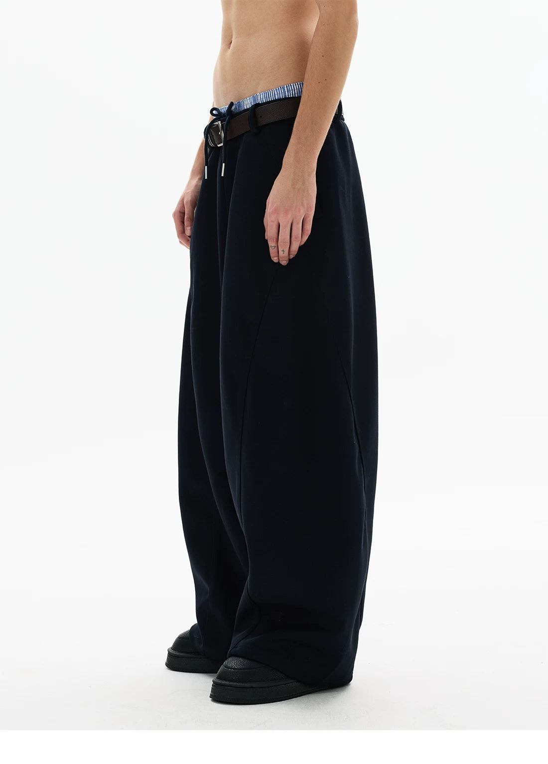 O1CN01UWL3MU1r3PB1vFZE5