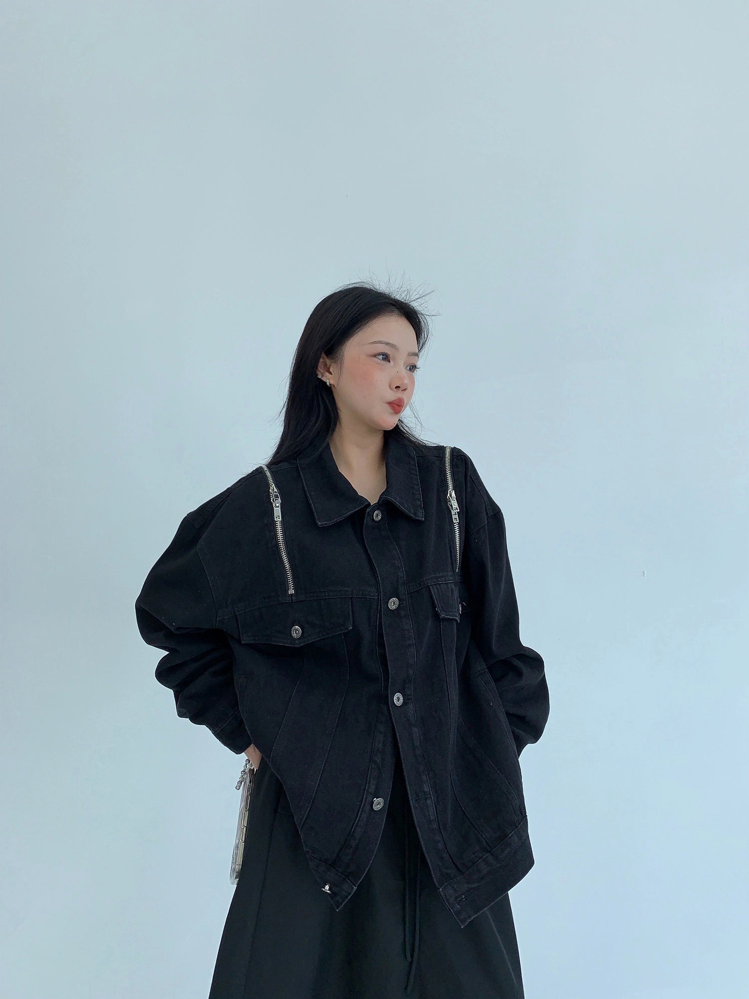 جاكيت جينز بسحاب كبير الحجم مع جيوب 