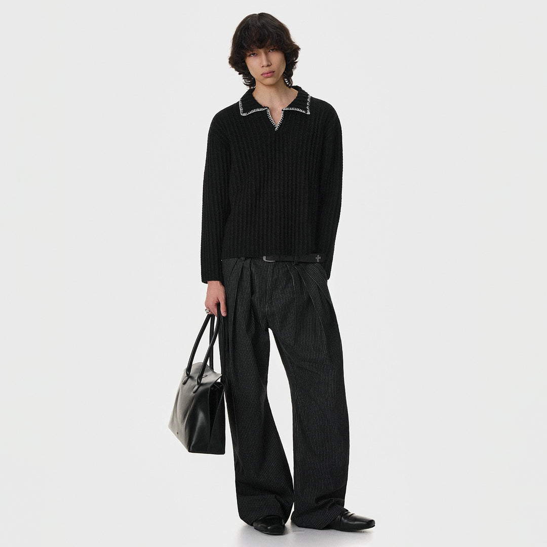 Maglione a V in maglia cucito a mano 