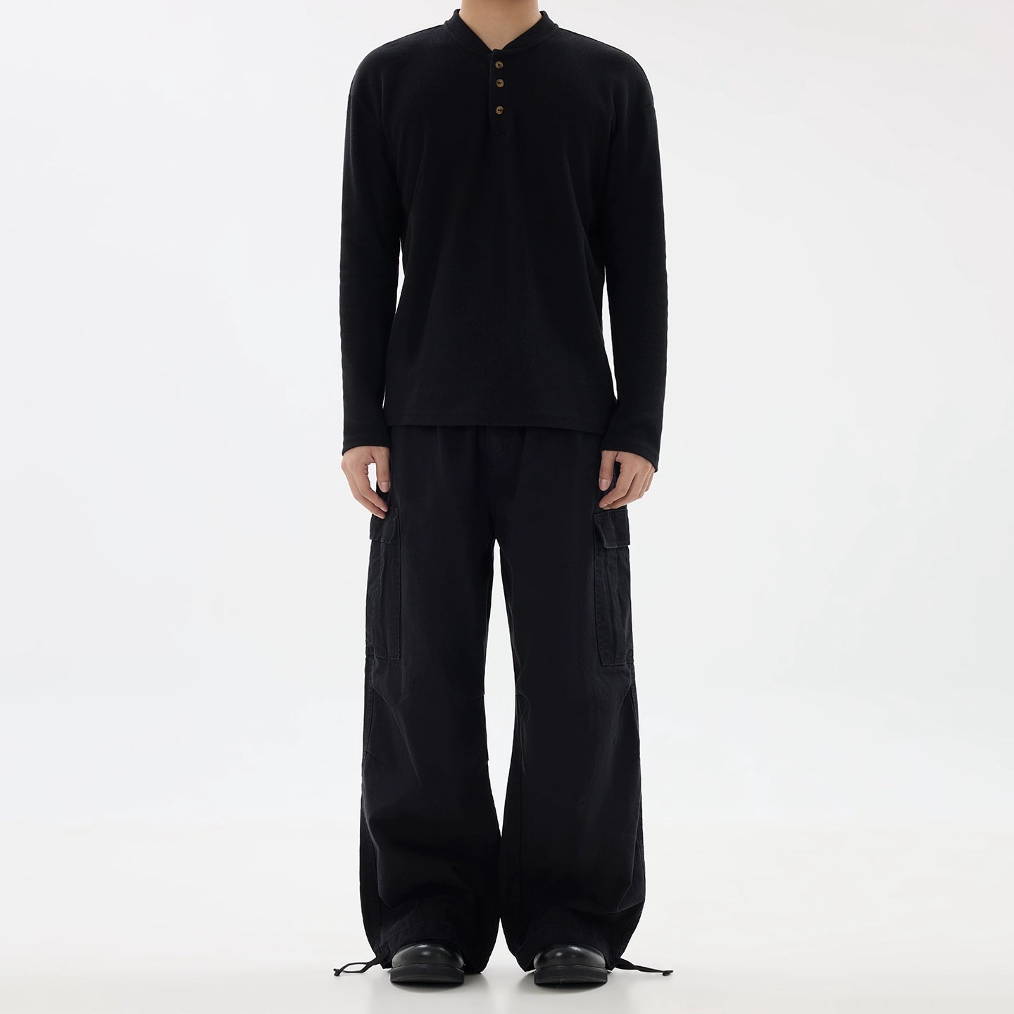 بنطلون واسع الساقين بتصميم متهالك مع جيوب متعددة 