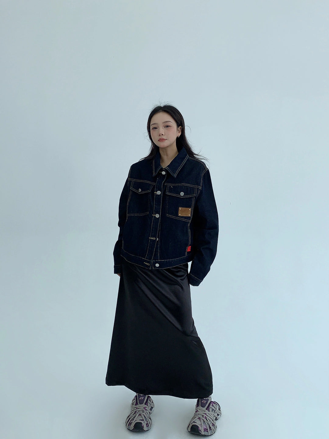 Tvättad sliten kort denimjacka 