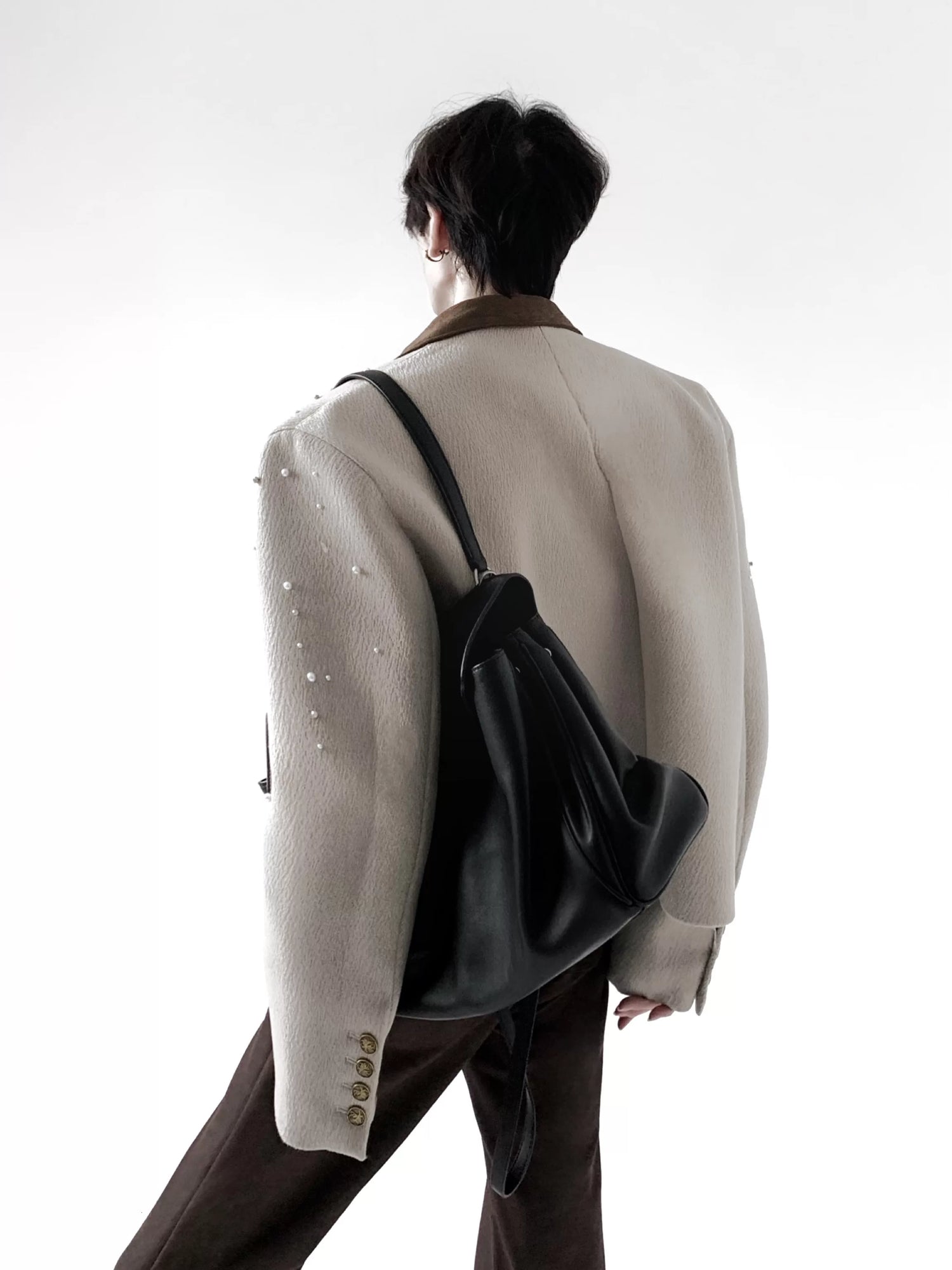 Chaqueta de mezcla de lana adornada con perlas 