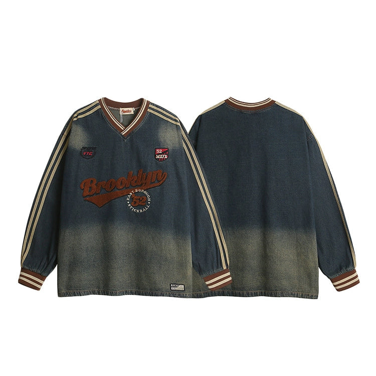 Pull à capuche en denim brodé à col en V 