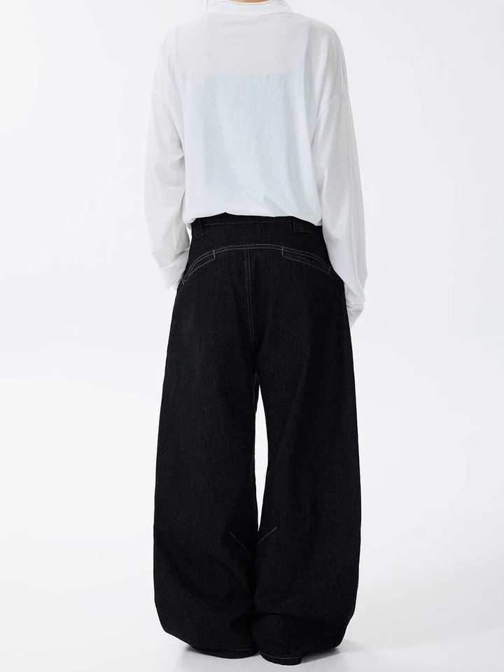 Weite, locker sitzende Jeanshose 