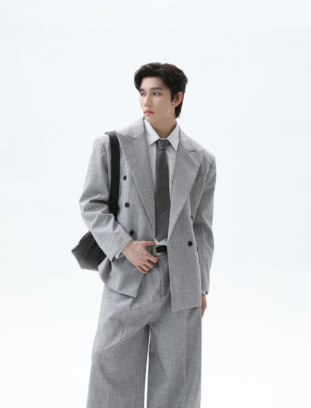 O1CN01lAhZWf1MgYveWaR3f