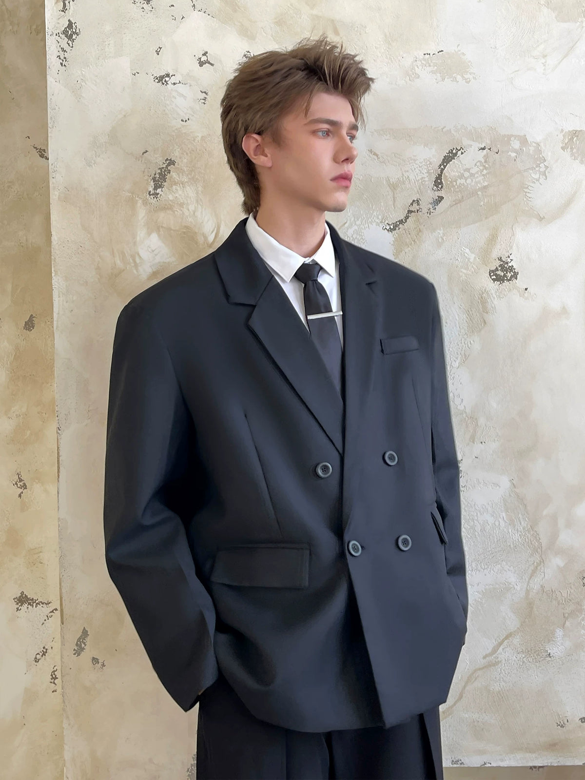 Oversized Double-Breasted Wide-Shoulder Suit Jacket 2