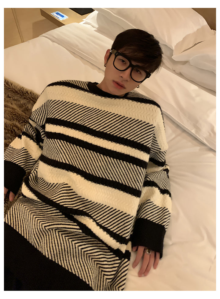 Lockerer gestreifter Pullover 