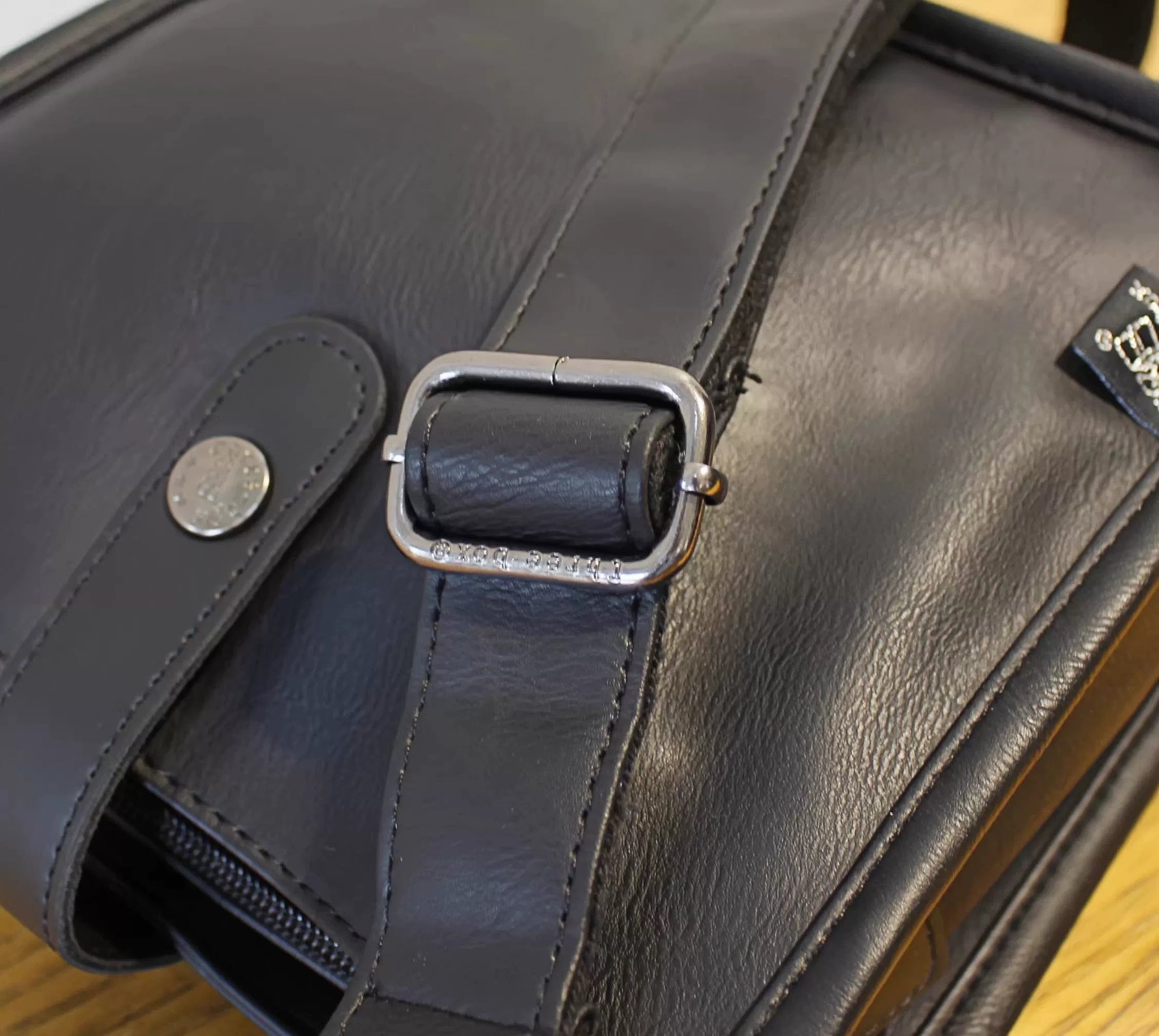 O1CN01ox9J401Rpn0kA287M