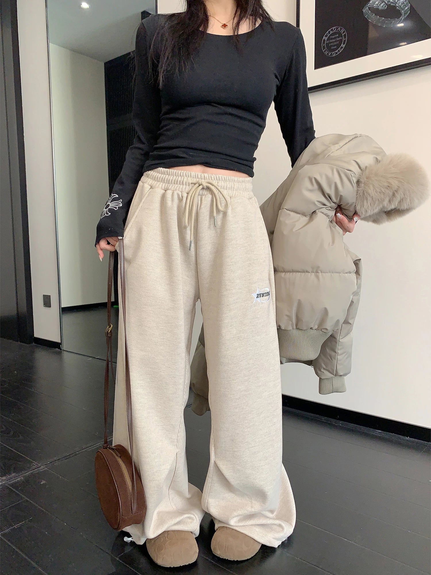 Pantaloni felpati a gamba larga e rilassati 