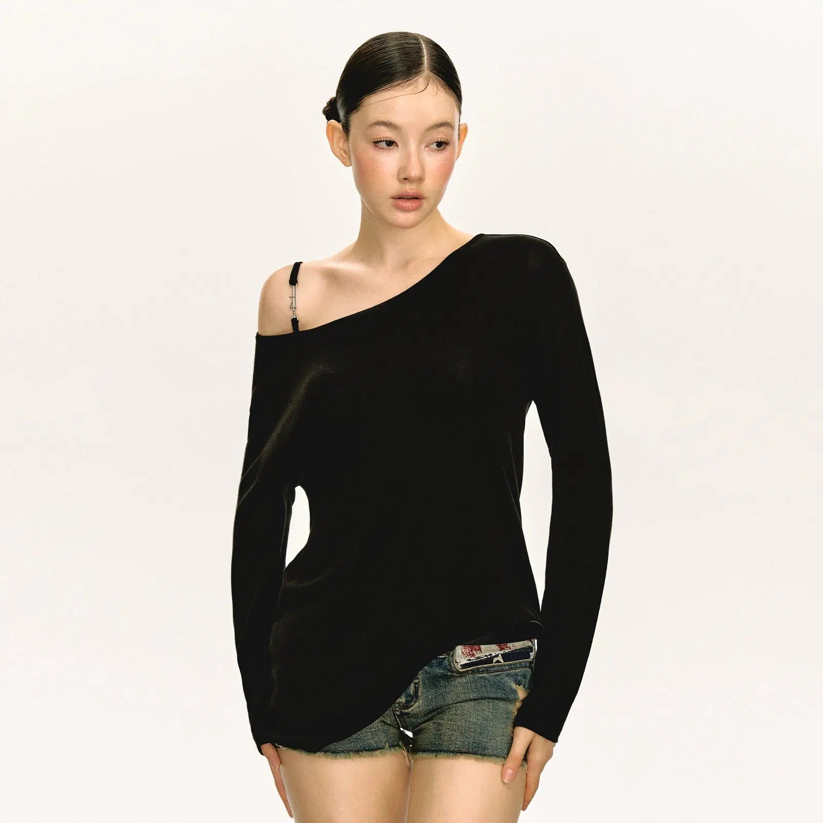 Oversized Off-the-shoulder T-shirt