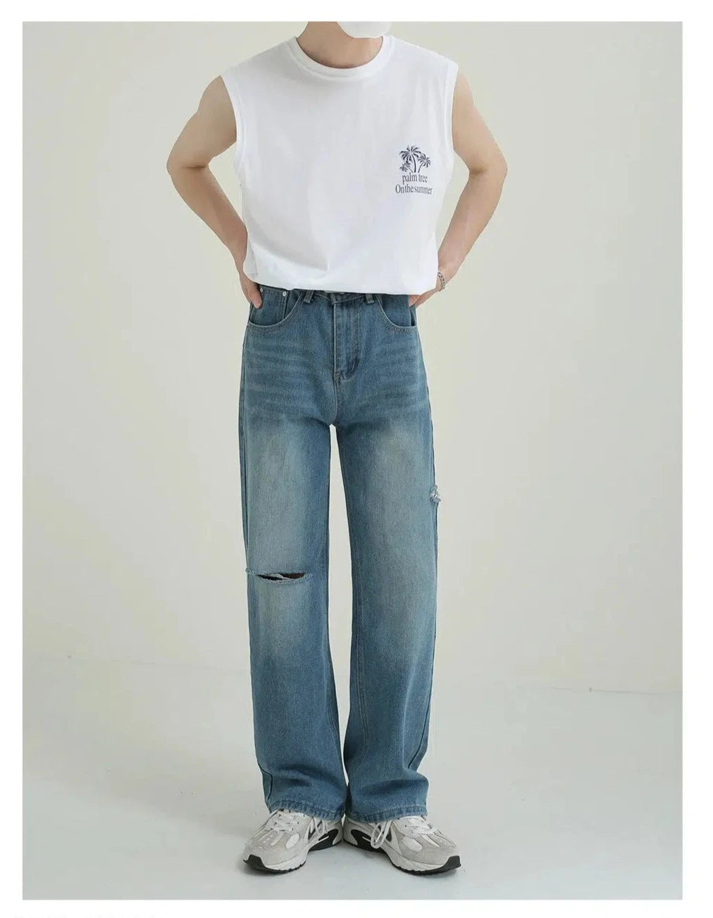 Relaxed Fit High-Waist Jeans
