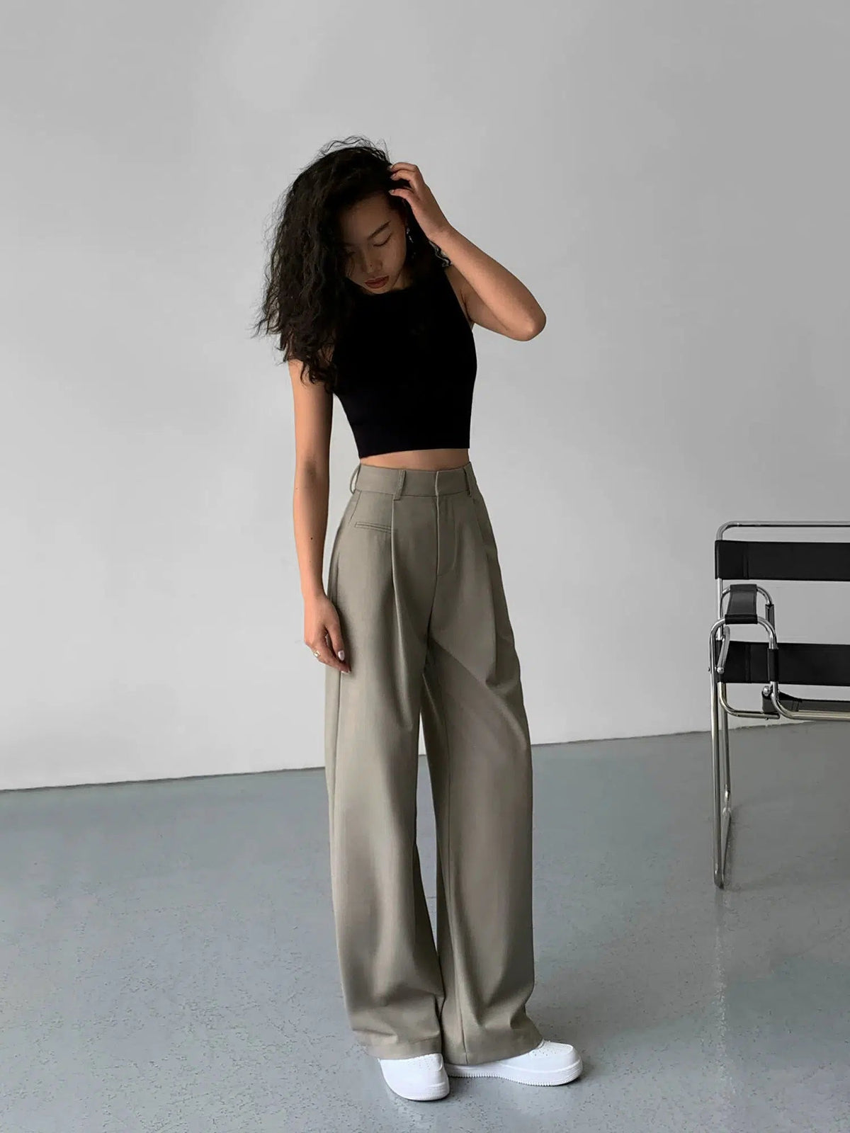 Relaxed Fit Pleated Pants