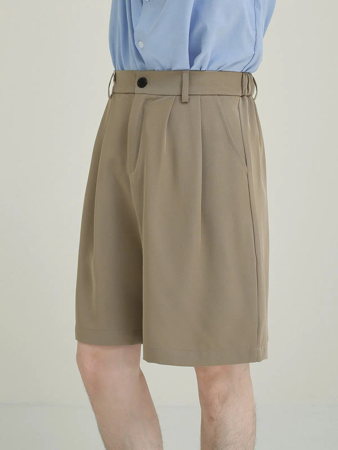 Relaxed Fit Pleated Shorts
