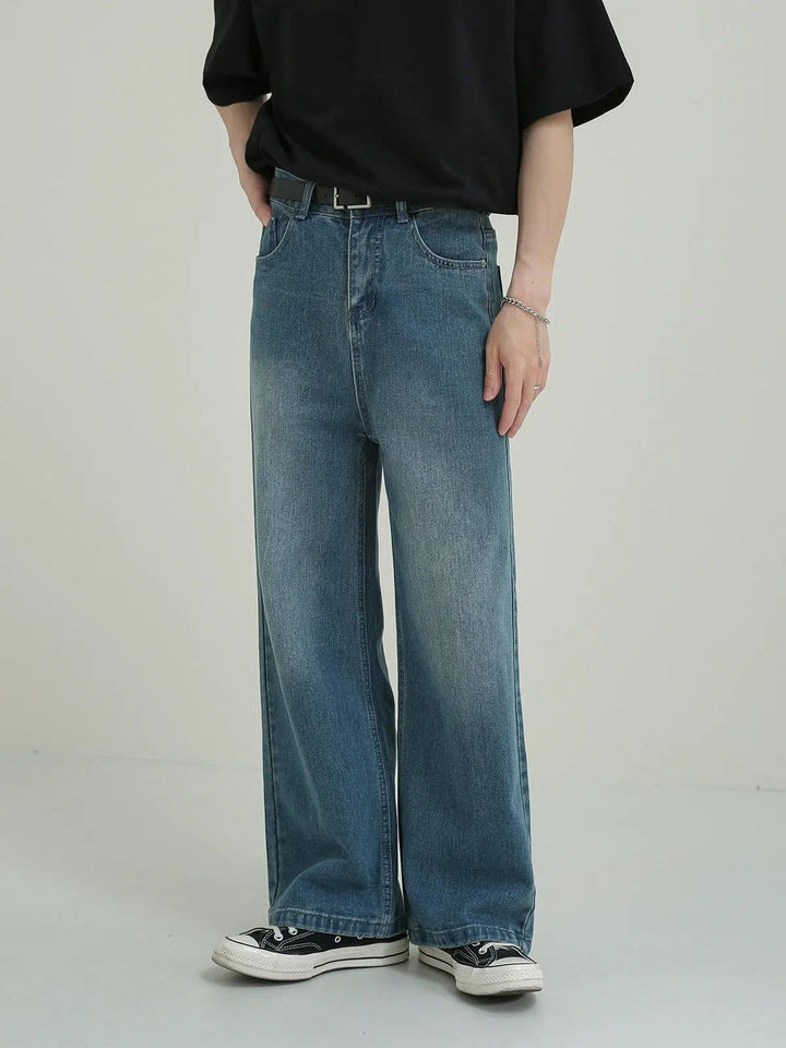 Relaxed Fit Wide-Leg Jeans