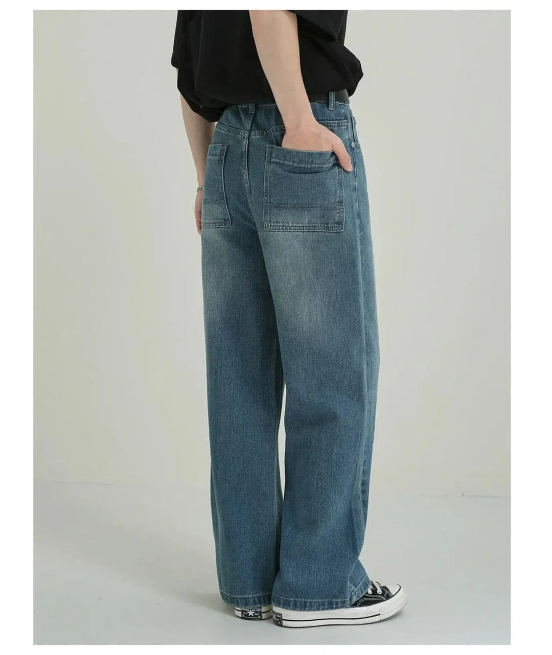 Relaxed Fit Wide-Leg Jeans