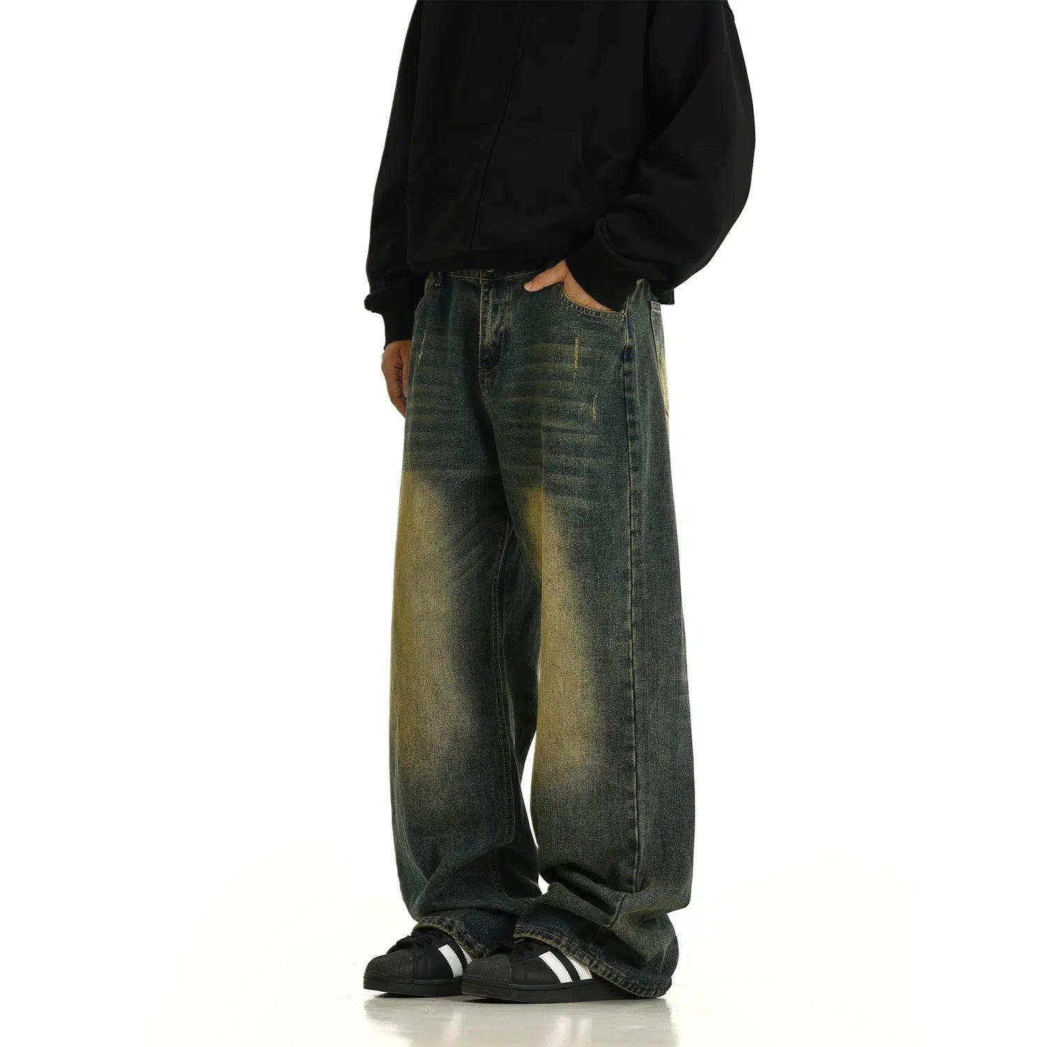 Relaxed Fit Wide-Leg Jeans