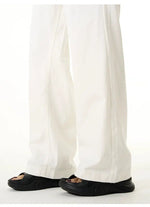 Relaxed Fit Wide-Leg Jeans