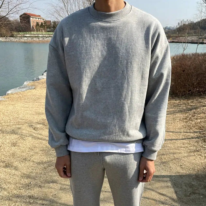 Round Neck Sweatshirt & Sweatpants Suit