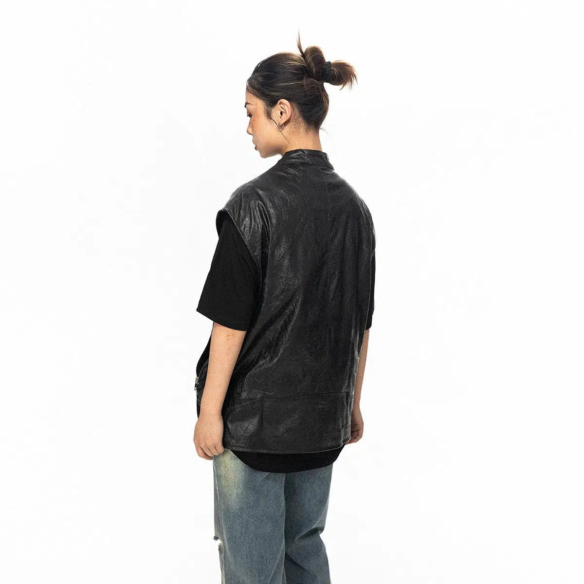 Sleeveless Leather Zip-up Jacket
