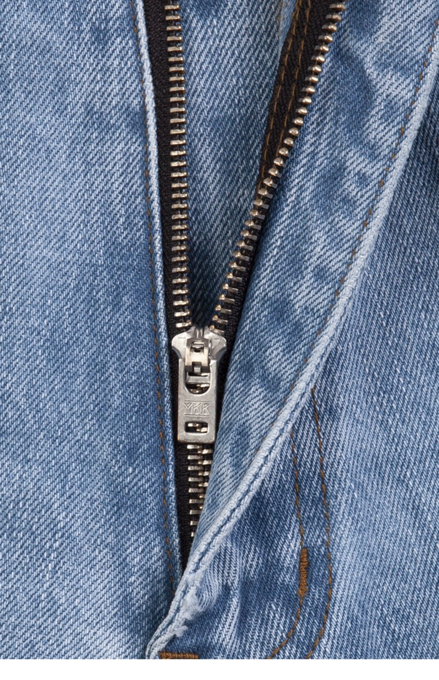 Tapered Carrot Light Blue Jeans