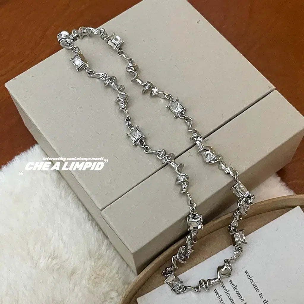 Twisted Geometric Link Necklace