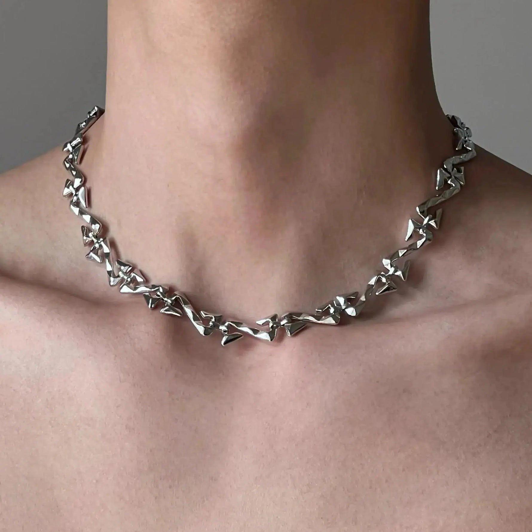 Twisted Geometric Pattern Choker Necklace