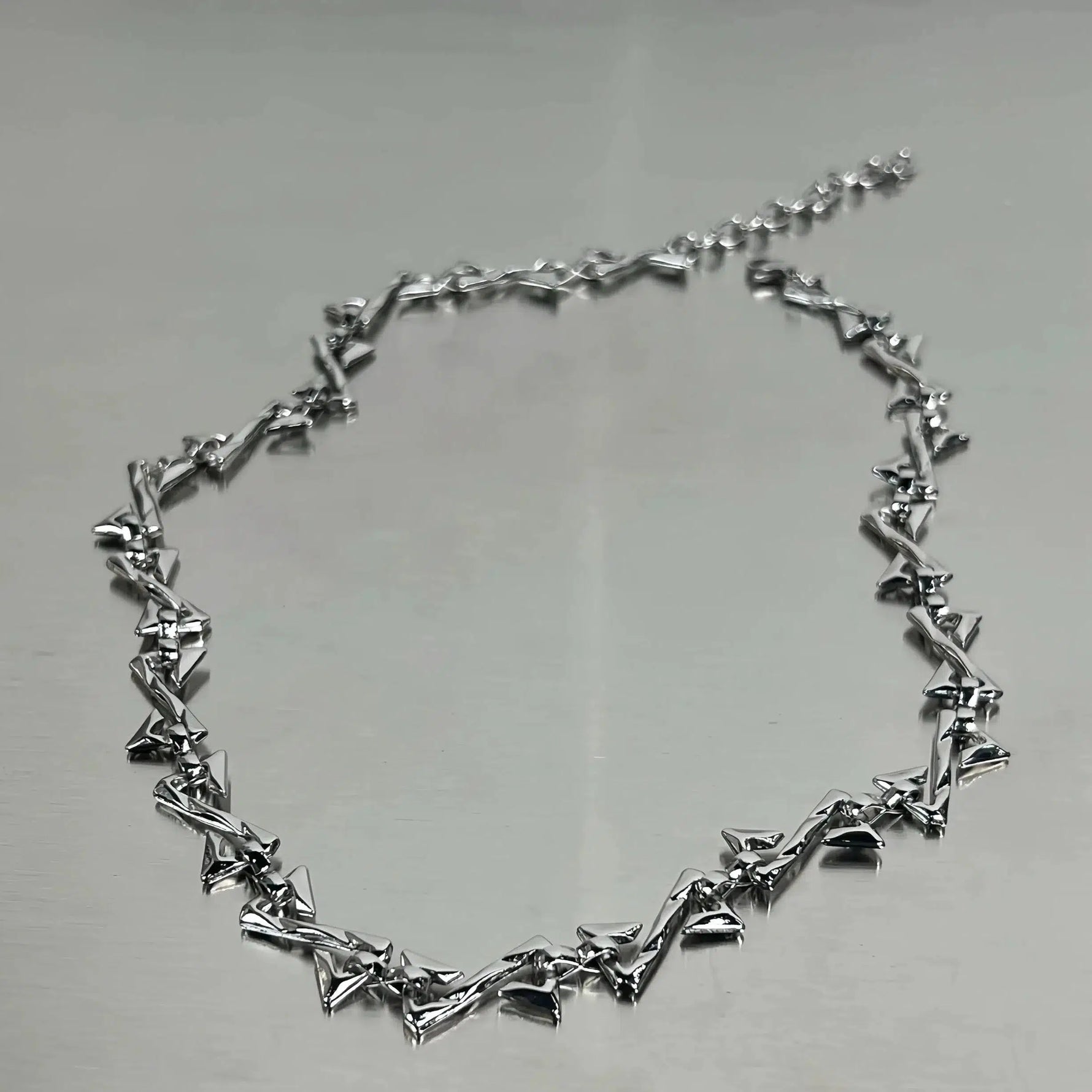 Twisted Geometric Pattern Choker Necklace