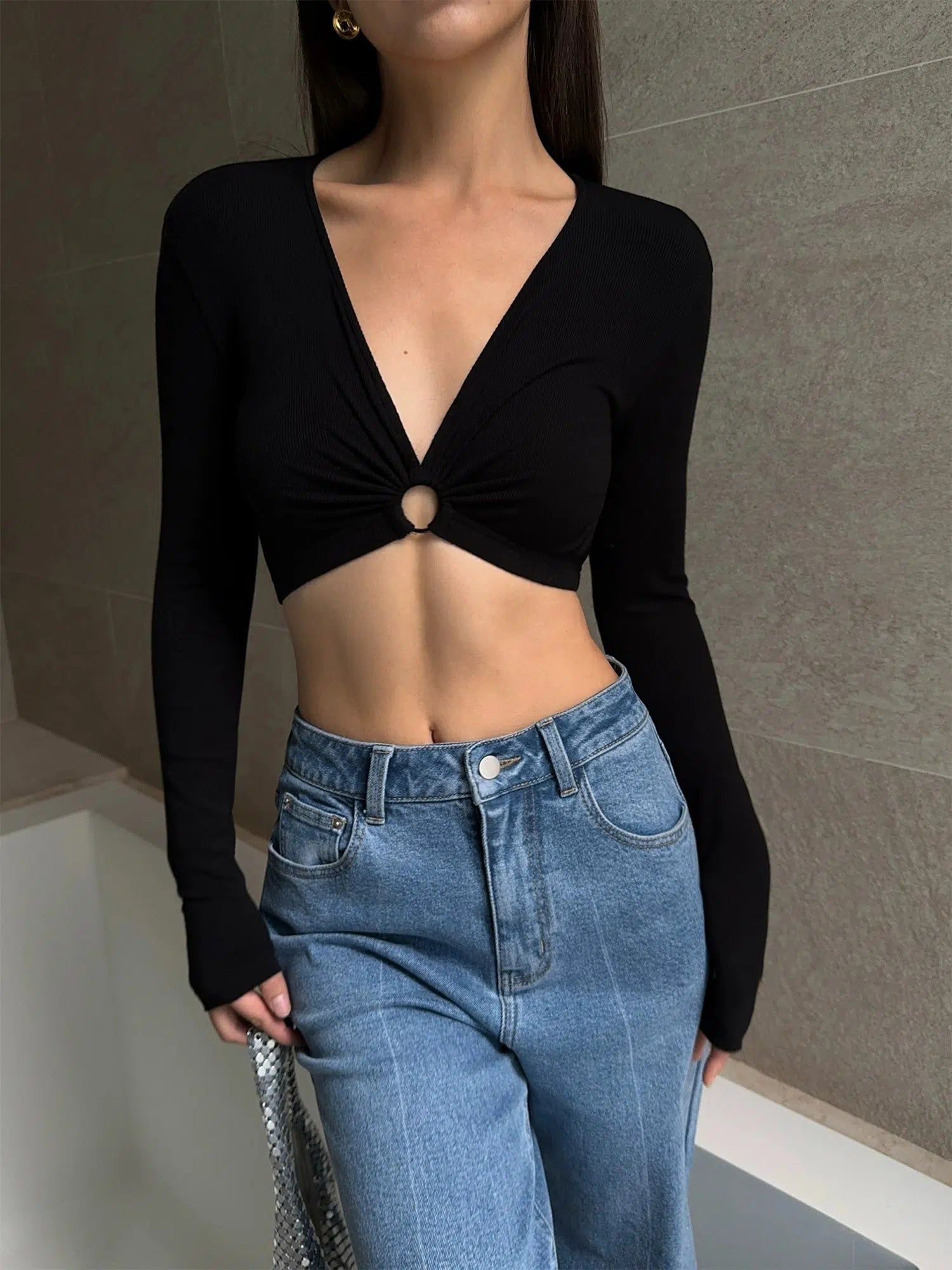 V-neck Short Bottoming Shirt