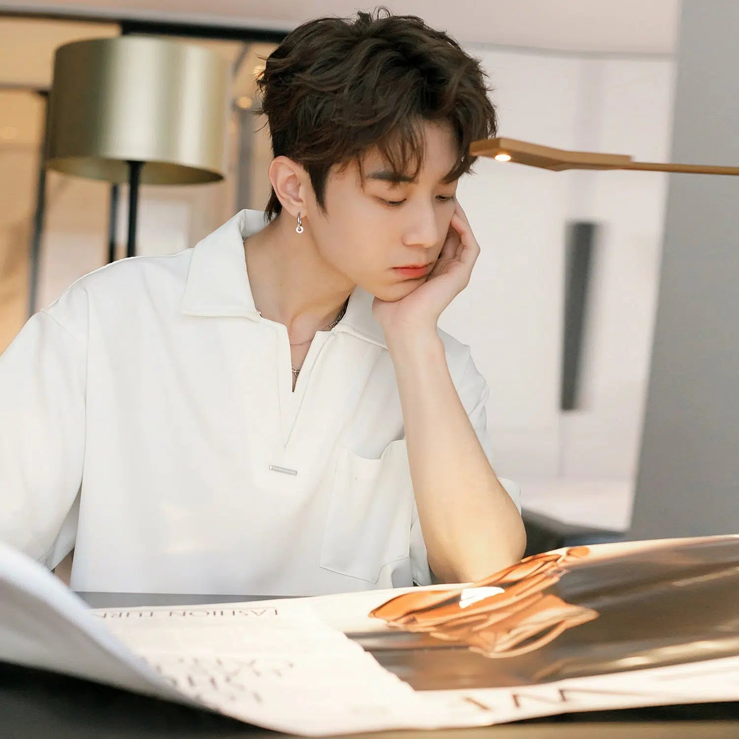 V-neck Short-sleeved Polo Collar T-shirt