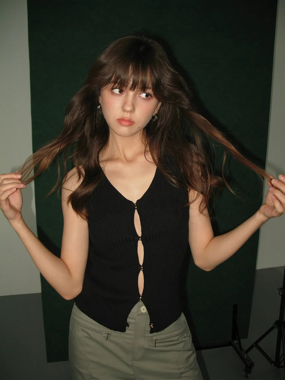 V-neck Sleeveless Knitted Cardigan