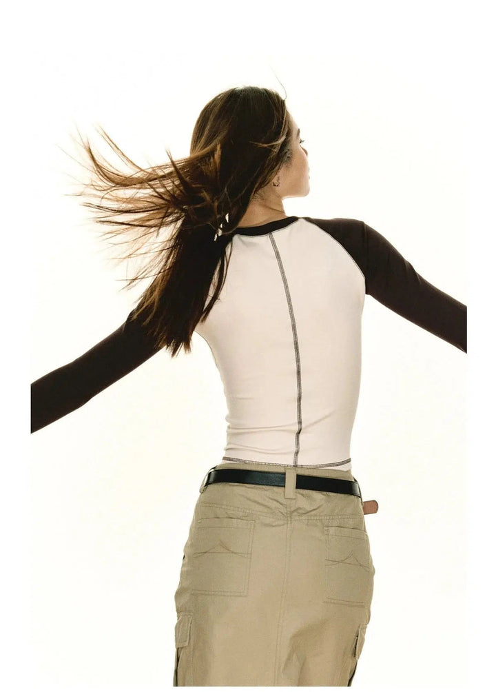 Vintage-Inspired Graphic Long Sleeve Pullover