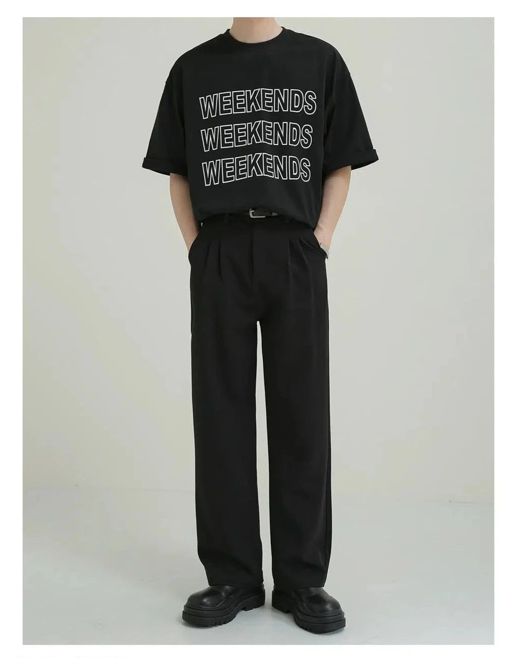 WEEKENDS Graphic T-shirt