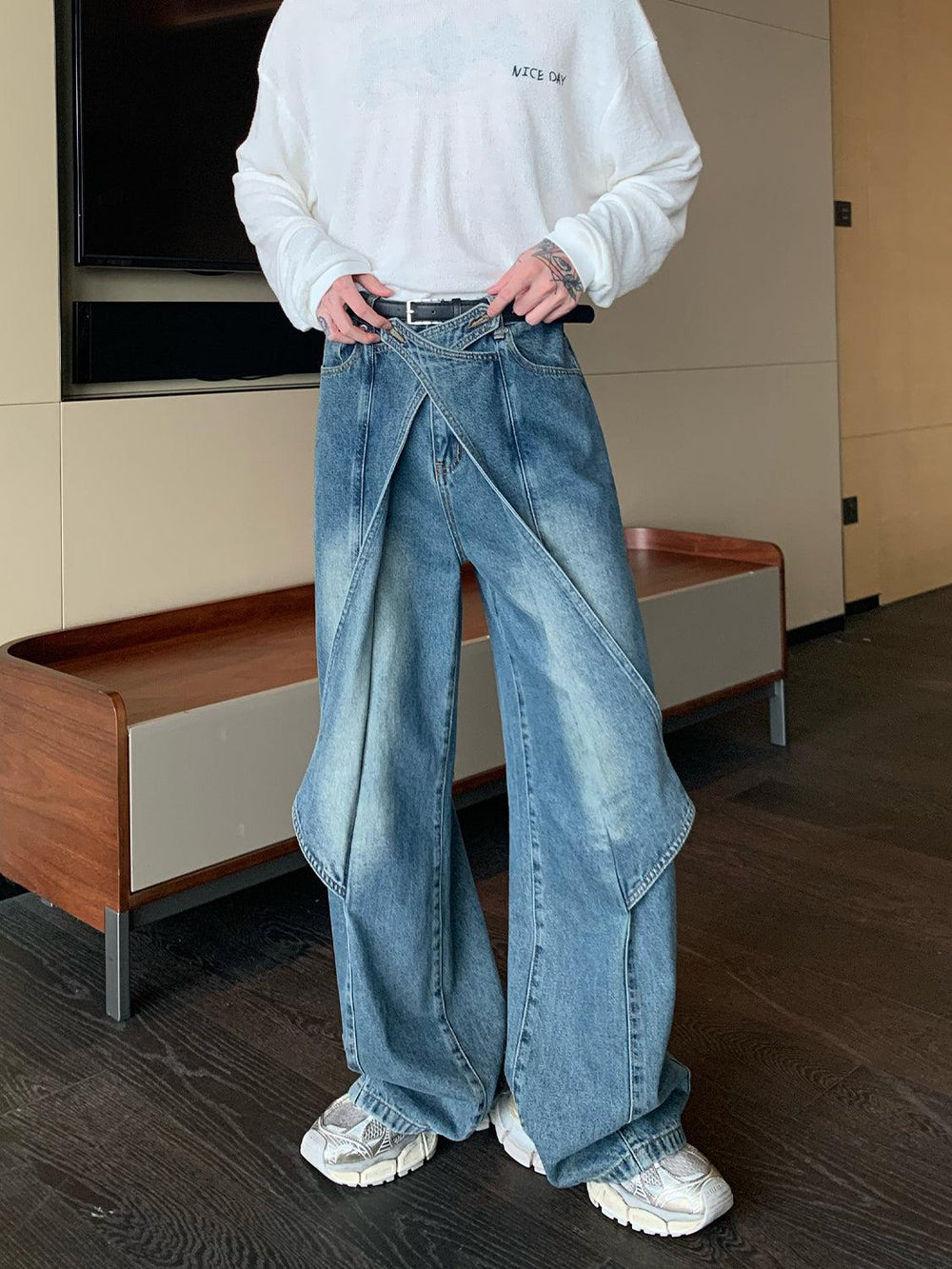 Wide Straight-leg Jeans