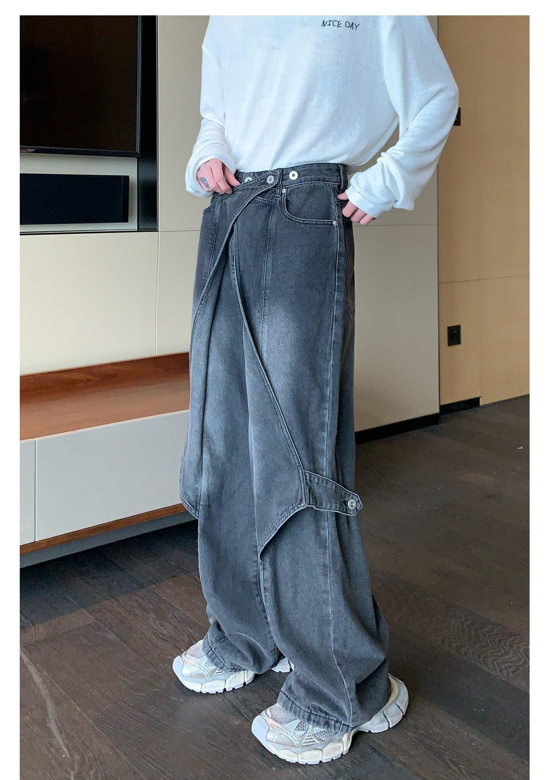 Wide Straight-leg Jeans