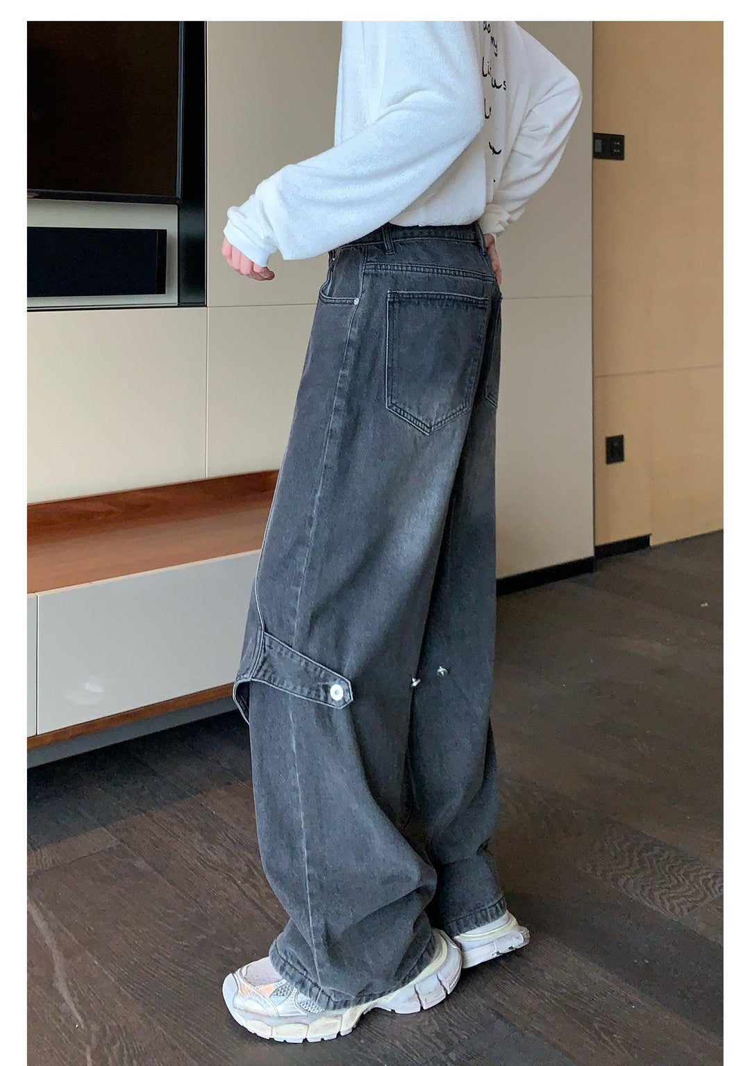 Wide Straight-leg Jeans