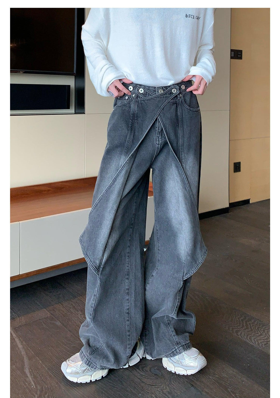 Wide Straight-leg Jeans