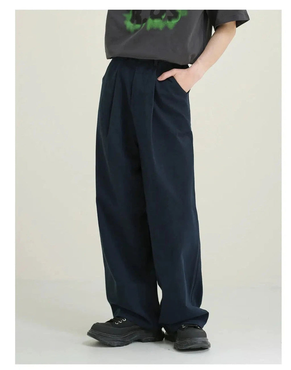 Wide-leg Pleated Pants
