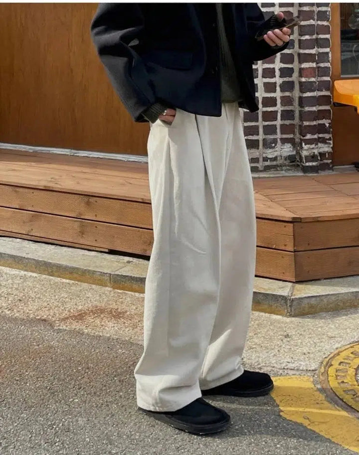 Wide-leg Straight Pleated Pants