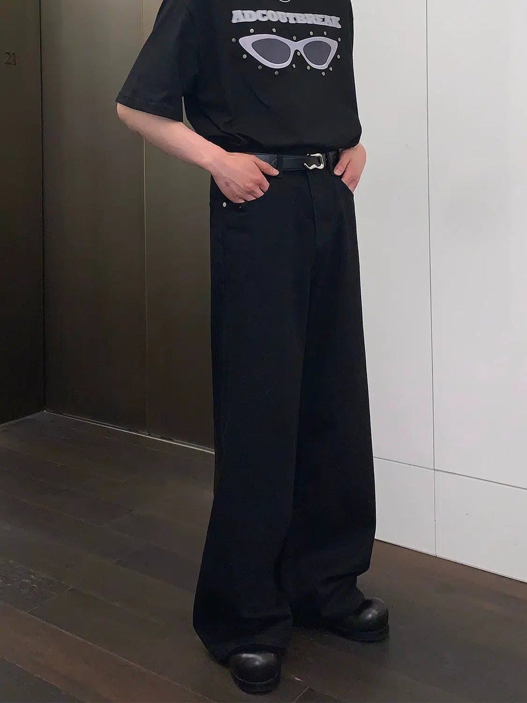 Wide-leg Straight-leg Jeans
