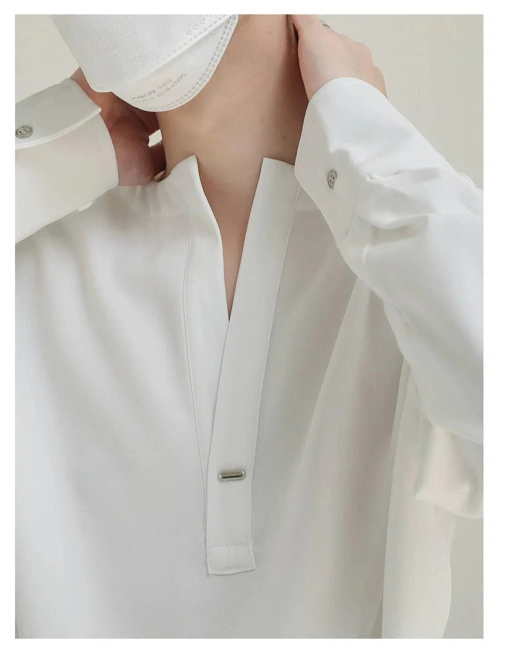 Y-neck Long-sleeved Shirt