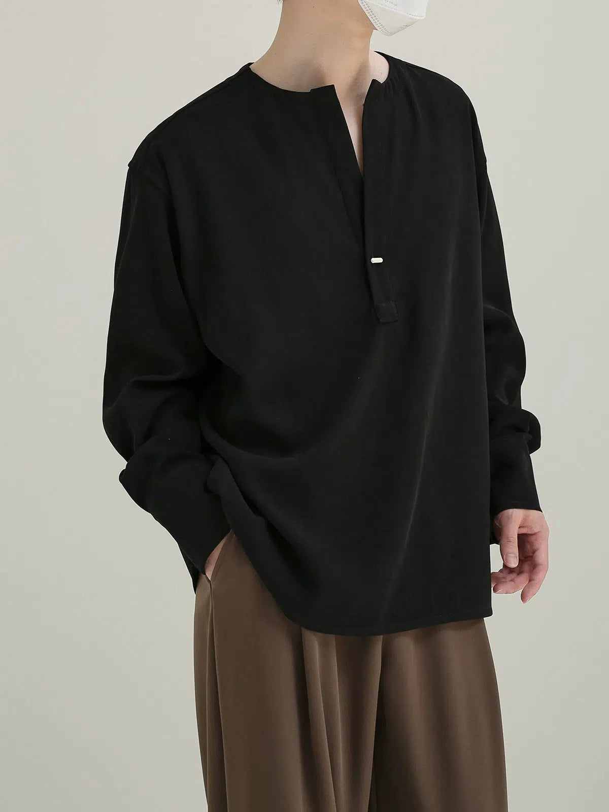 Y-neck Long-sleeved Shirt